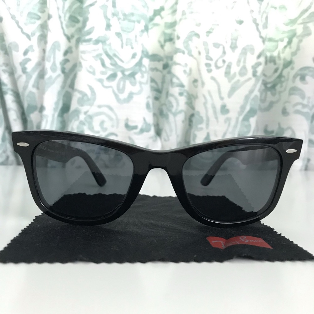 Ray-Ban Wayfarer Sunglasses